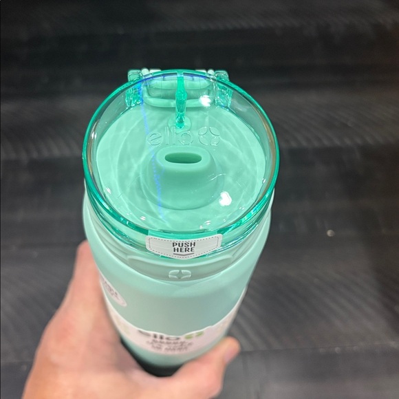 Mint Green Insulated Water Bottle - Picture 4 of 5